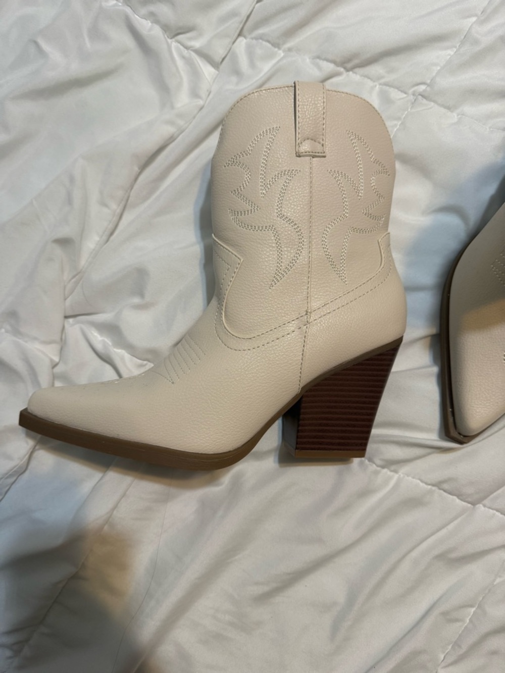 SO cream  Western-Style Ankle Heeled Boots
